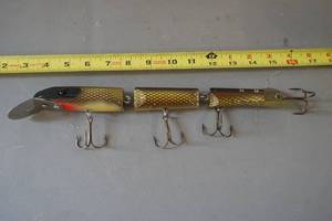 lot 309 image: Musky lure