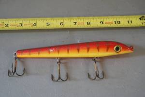 lot 315 image: Musky lure