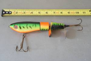 lot 331 image: Musky lure