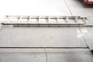 lot 349 image: extension ladder