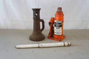 lot 401 image: portable jack