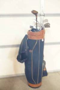 lot 412 image: golf clubs with bag