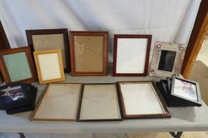 lot 414 image: picture frames