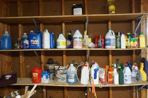 lot 415 image: garage stuff