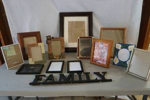 lot 418 image: picture frames