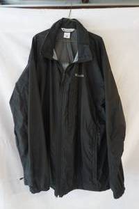 lot 425 image: Columbia Sportswear jacket