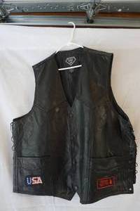 lot 428 image: Diamond Plate Buffalo Leather vest