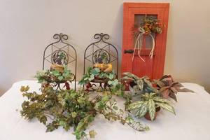 lot 446 image: grape theme decor