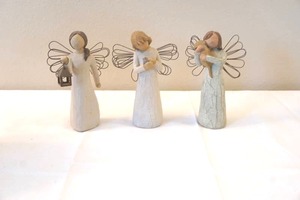 lot 467 image: Willow Tree figures