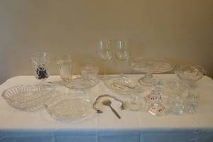 lot 470 image: glassware