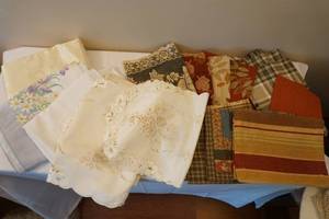 lot 475 image: table cloths