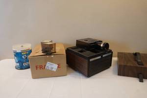 lot 481 image: Bell and Howell slide projector