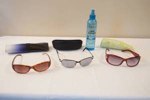 lot 490 image: sunglasses