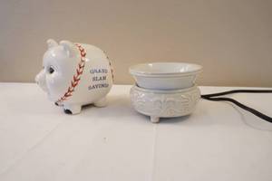 lot 495 image: coin bank