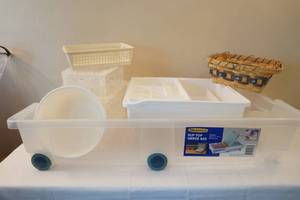 lot 499 image: storage containers