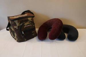 lot 501 image: neck pillowscooler