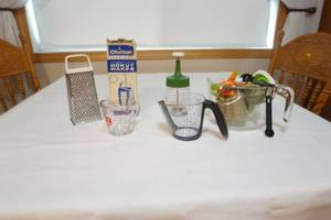lot 508 image: kitchen utensils