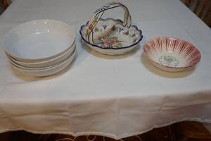 lot 513 image: serving bowls