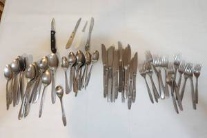 lot 524 image: flatware
