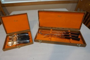 lot 536 image: Elden knife set