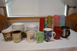lot 538 image: daily tableware