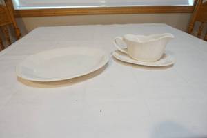 lot 543 image: gravy boattray