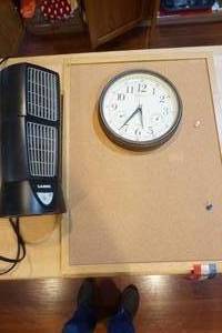 lot 550 image: bulletin boardclock