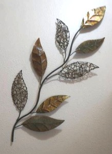 lot 553 image: metal art decor