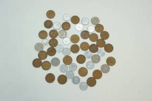 lot 564 image: foreign currency