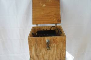 lot 599 image: Lowrance fish locator