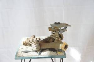 lot 600 image: lawn sprayers