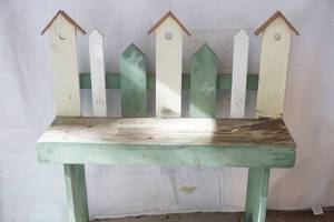 lot 602 image: yard bench