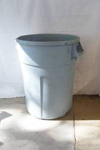 lot 605 image: waste container