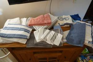 lot 577 image: bath linens