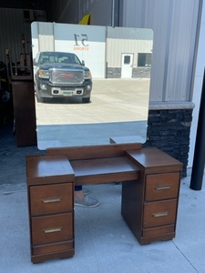 lot 1 image: Mid Century Vanity with Mirror and Bench Seat