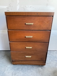 lot 2 image: Mid Century Chest of Drawers