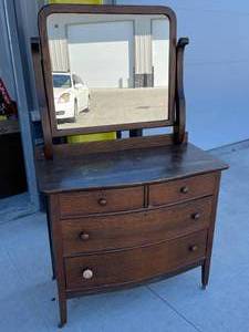 lot 17 image: Vintage Dresser and Mirror