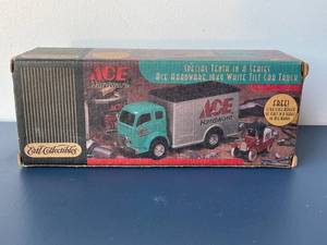 lot 31 image: Ertl 1949 Ace Hardware White Tilt Cab Truck