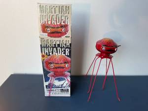 lot 50 image: Martian Invader Wind Up Toy