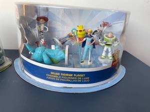 lot 52 image: Deluxe Disney Figurine Sets