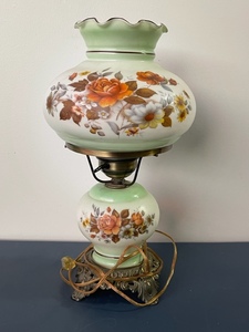 lot 59 image: Vintage Hurricane Lamp