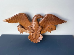 lot 78 image: Wooden Eagle Wall Hanging