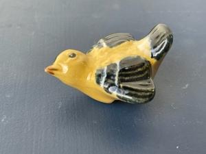 lot 89 image: Rosemeade Pottery SaltPepper Shaker