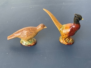 lot 90 image: Rosemeade Pottery SaltPepper Shakers