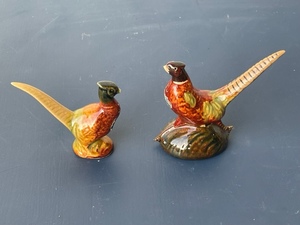 lot 94 image: Rosemeade Pottery SaltPepper Shakers