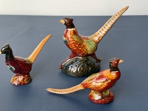 lot 95 image: Rosemeade Pottery SaltPepper Shakers
