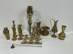 lot 34 image: Large lot of Brass Items