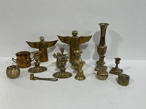 lot 36 image: Assorted Brass and Decorative Items