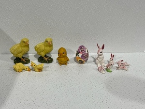 lot 46 image: Assorted Vintage Bunnies, Rabbits and Decorative Egg