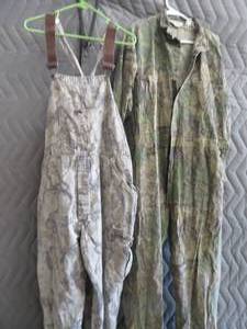 NATURAL GEAR BIBS  WALLS